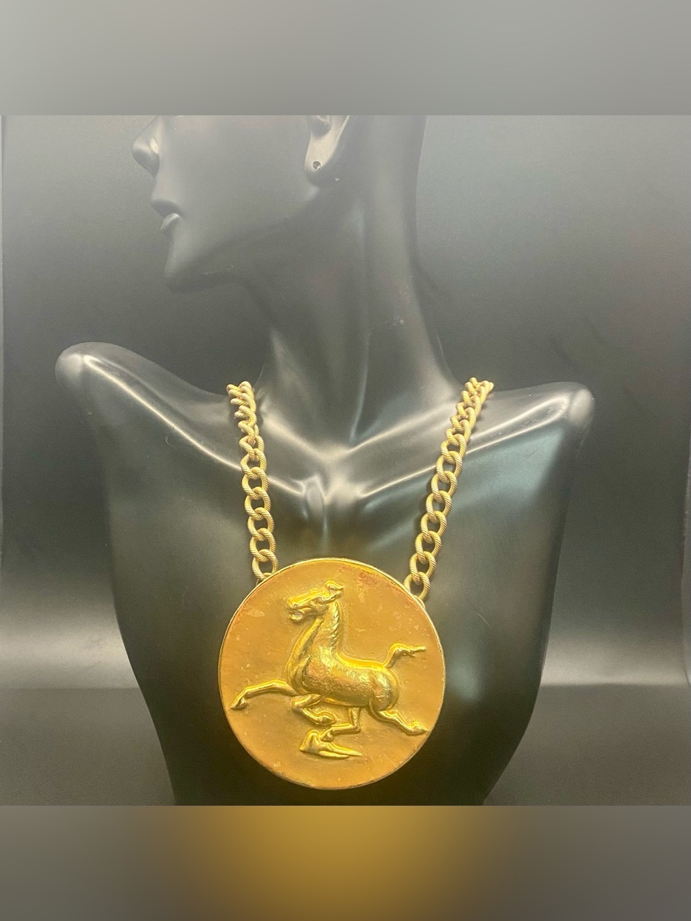 Vintage 1974 Alva Museum Replicas "Flying Horse of Kansu" Medallion Necklace